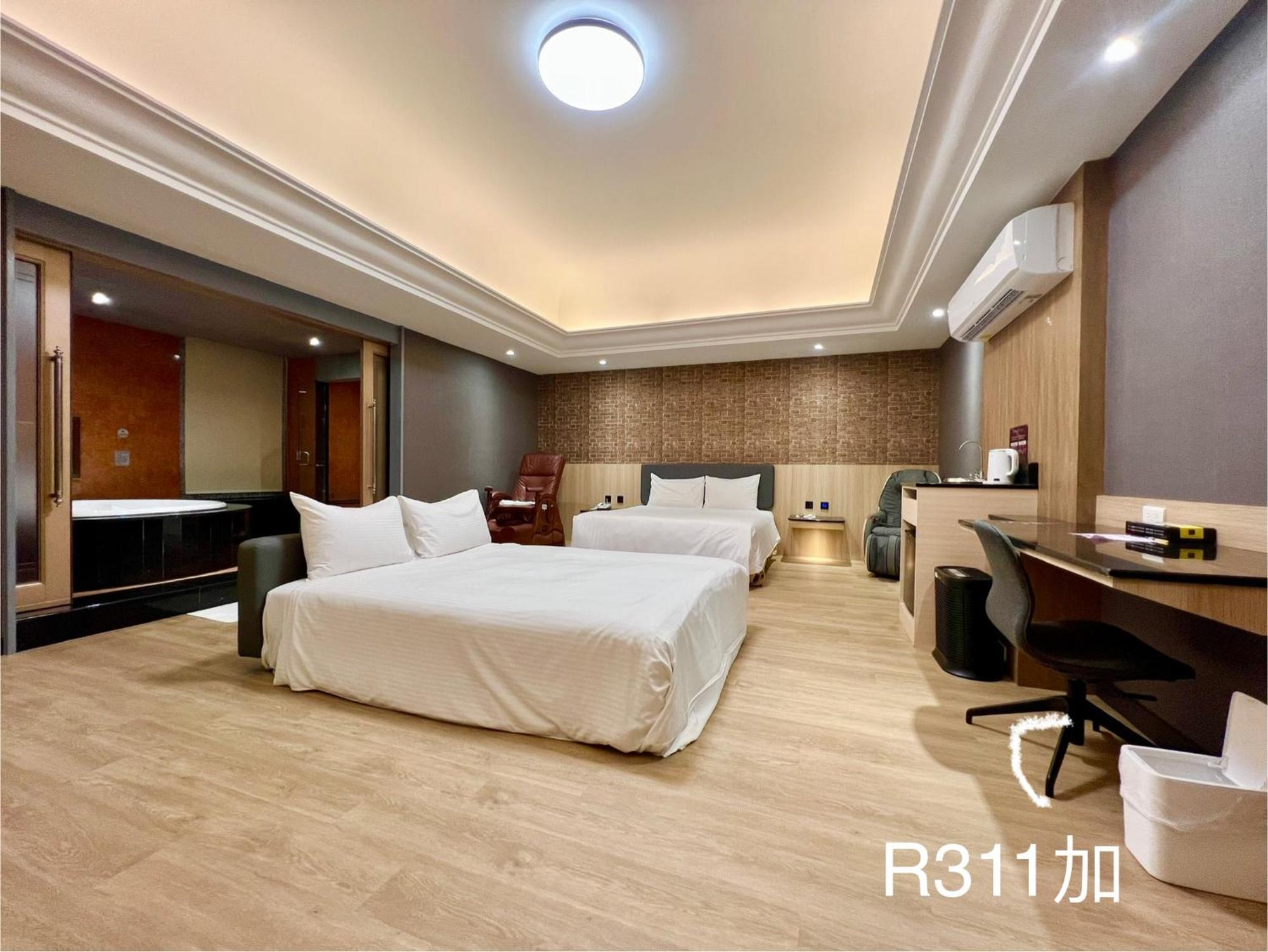 טאינאן Holiday Motel מראה חיצוני תמונה
