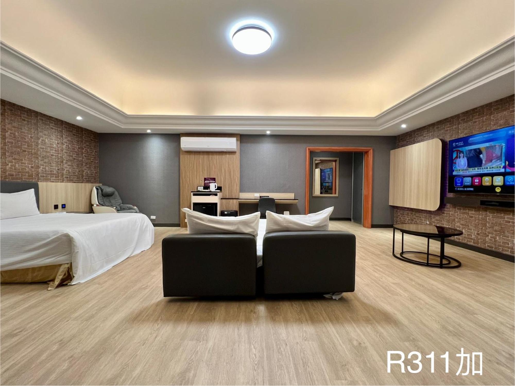 טאינאן Holiday Motel מראה חיצוני תמונה