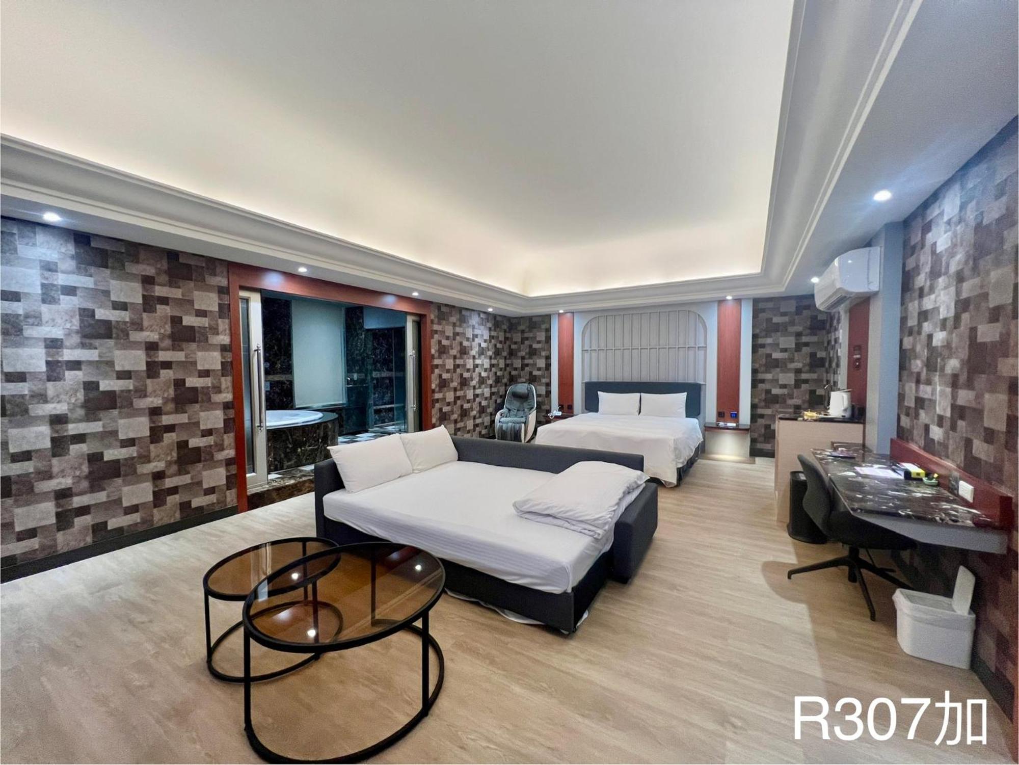 טאינאן Holiday Motel מראה חיצוני תמונה